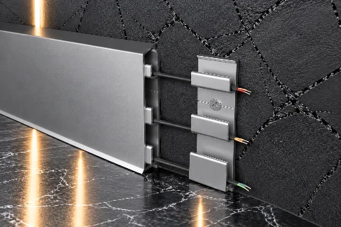 Алюминиевый плинтус Оплинтус OLP-C70